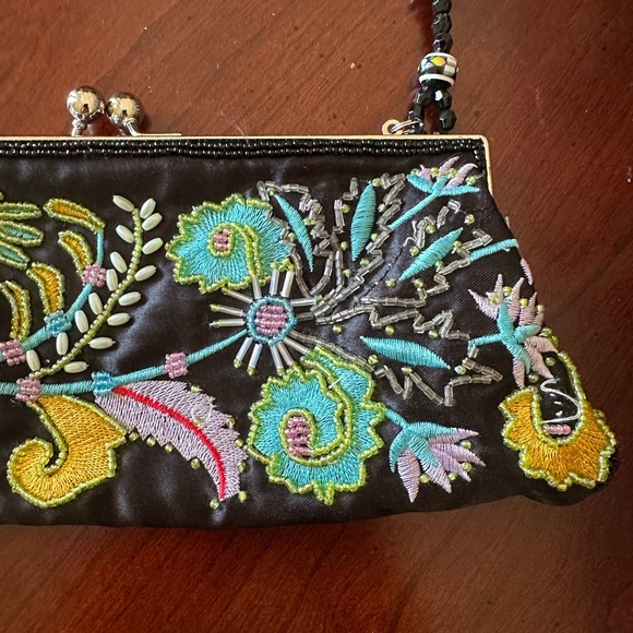 ✅LAST CHANCE✅ Chateau Black Multicolored Beaded Clutch EXCELLENT CONDITION - Picture 3 of 6